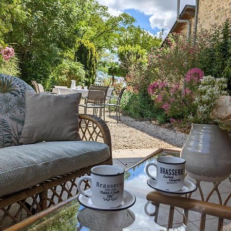 Saint-Georges-de-Noisné 3 Self-Contained Gites With Pool And Games Room מראה חיצוני תמונה