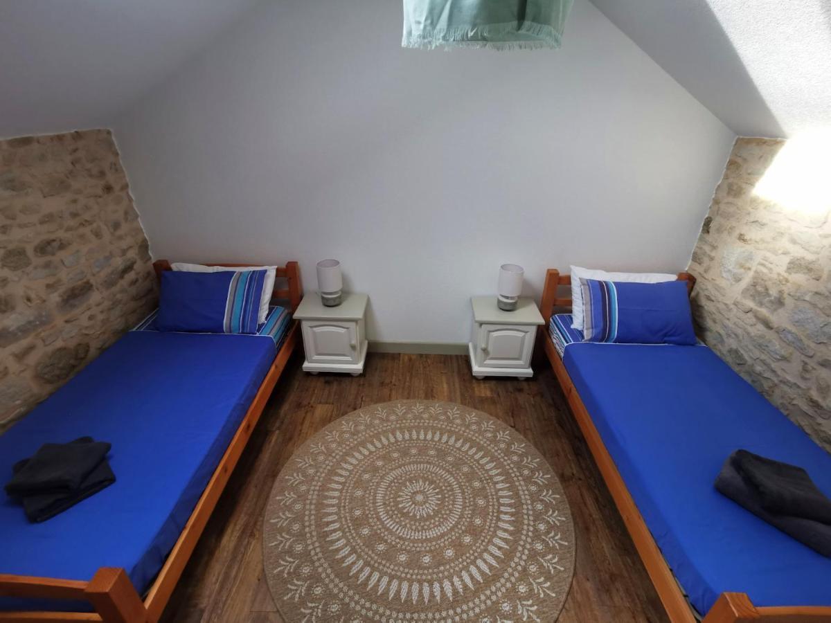 Saint-Georges-de-Noisné 3 Self-Contained Gites With Pool And Games Room מראה חיצוני תמונה