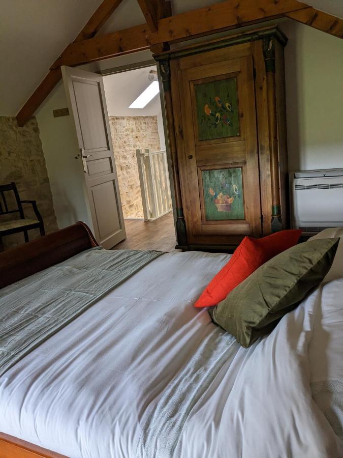 Saint-Georges-de-Noisné 3 Self-Contained Gites With Pool And Games Room מראה חיצוני תמונה