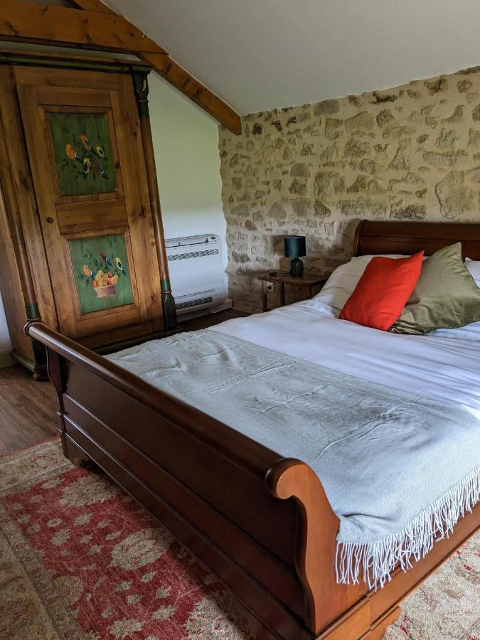 Saint-Georges-de-Noisné 3 Self-Contained Gites With Pool And Games Room מראה חיצוני תמונה